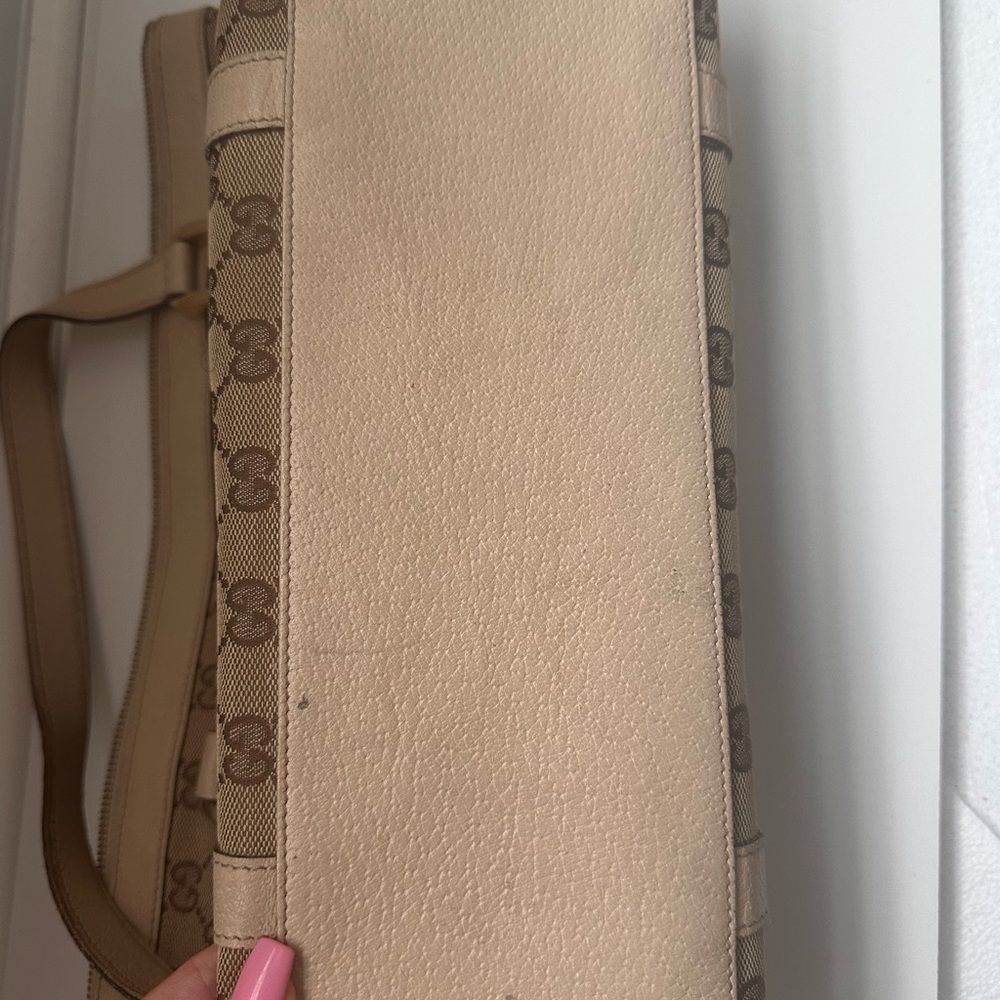 Authentic Gucci GG Canvas Tote Bag – Classic Monogram – Tan Leather Trim - Picture 7 of 15